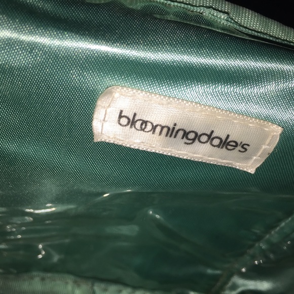 Bloomingdales and toiletry - Picture 7 of 7